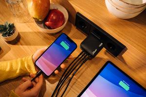 Verbatim Charger Wall 165W Mini GaN 3xUSBC 1xUSBA GNC-140